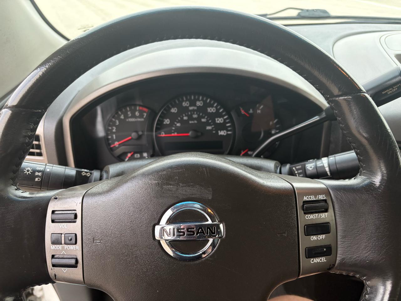Nissan Titan SE Crew Cab 2WD 2005