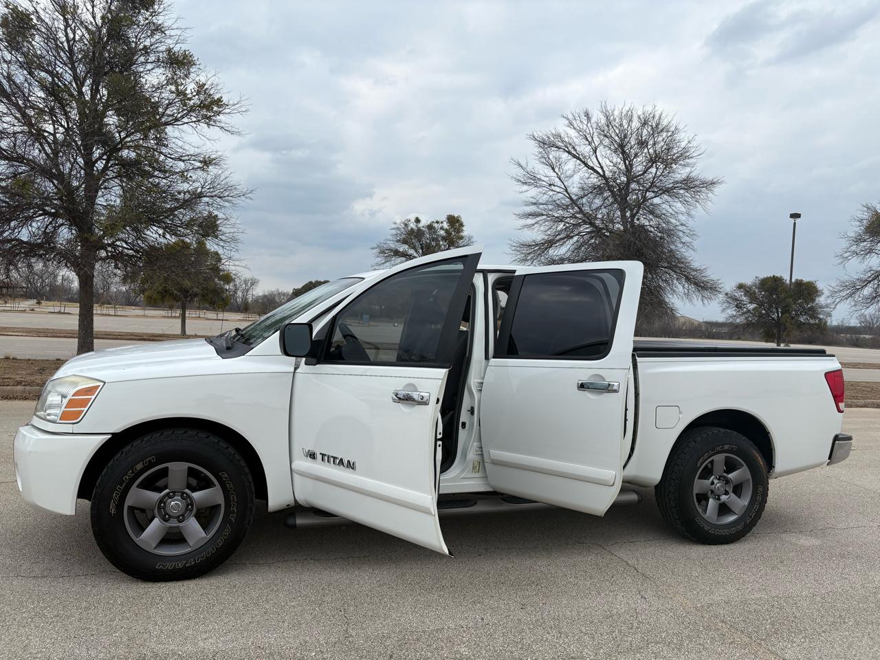 Nissan Titan SE Crew Cab 2WD 2005