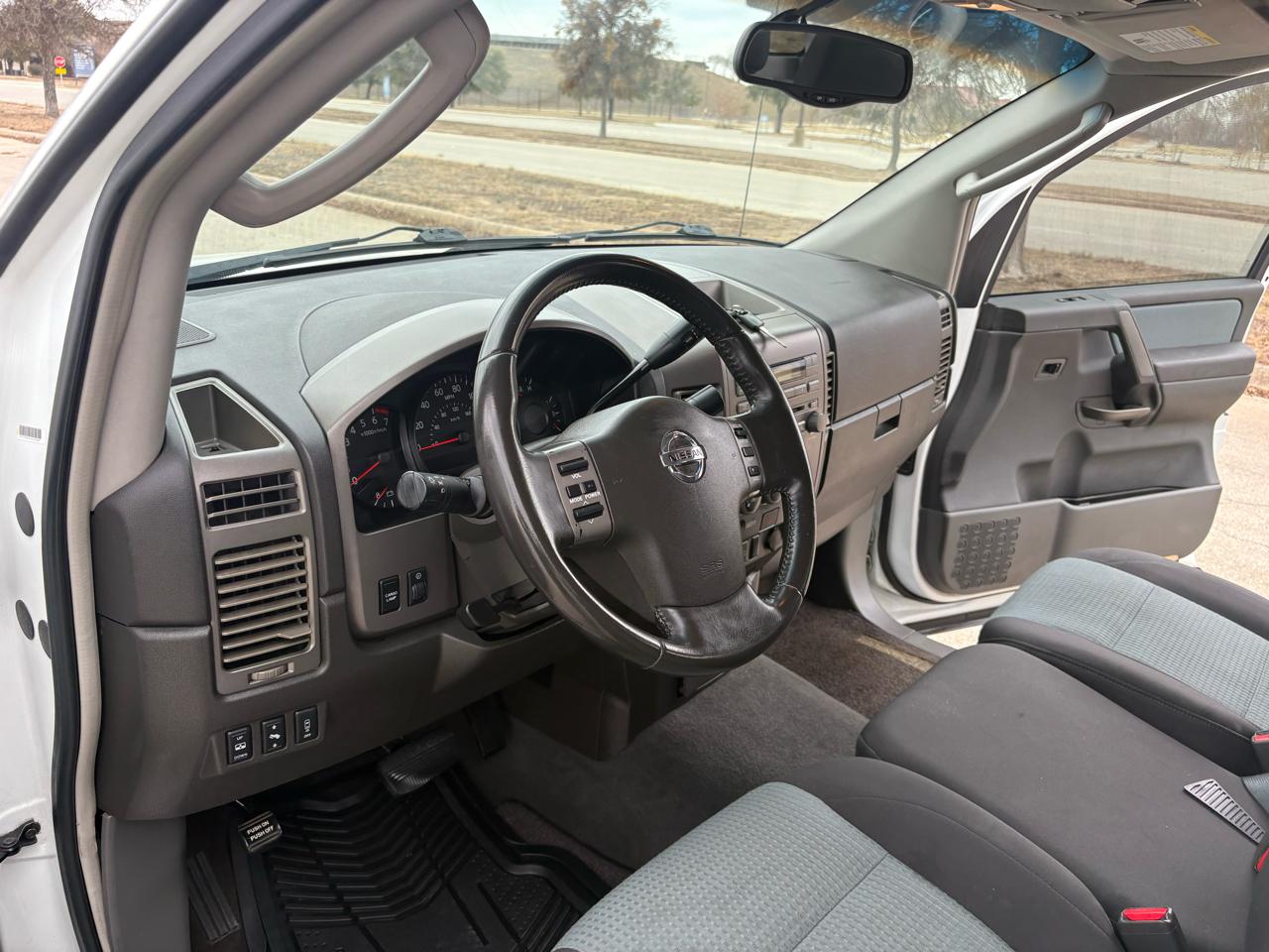 Nissan Titan SE Crew Cab 2WD 2005