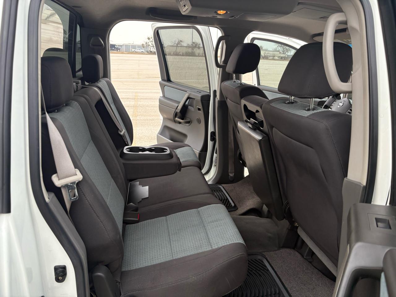 Nissan Titan SE Crew Cab 2WD 2005