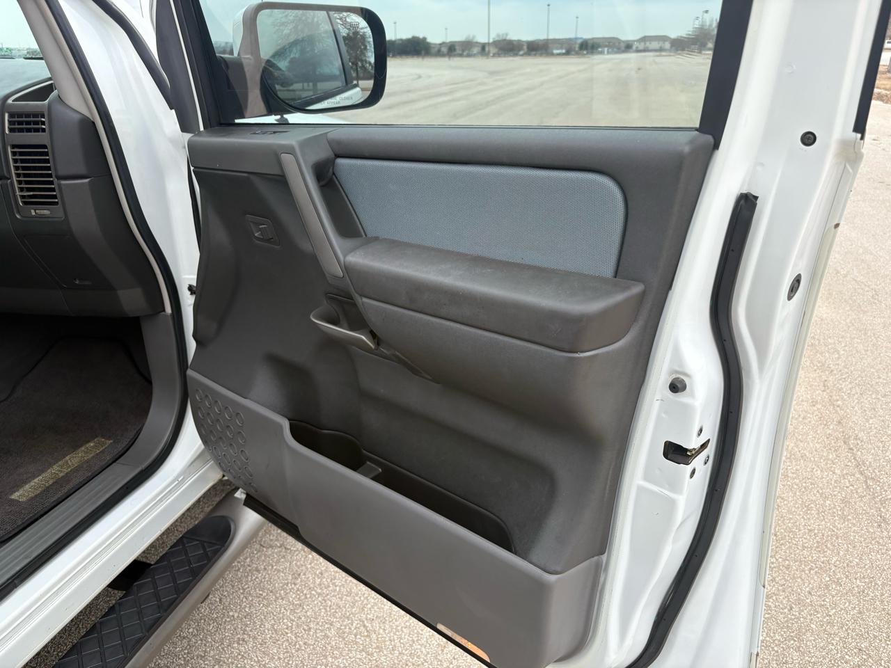 Nissan Titan SE Crew Cab 2WD 2005