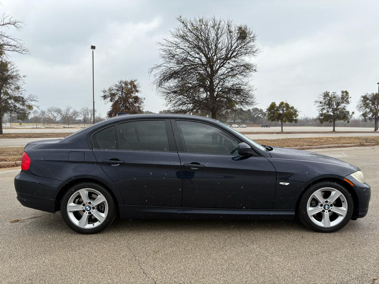 BMW 3 Series  2009