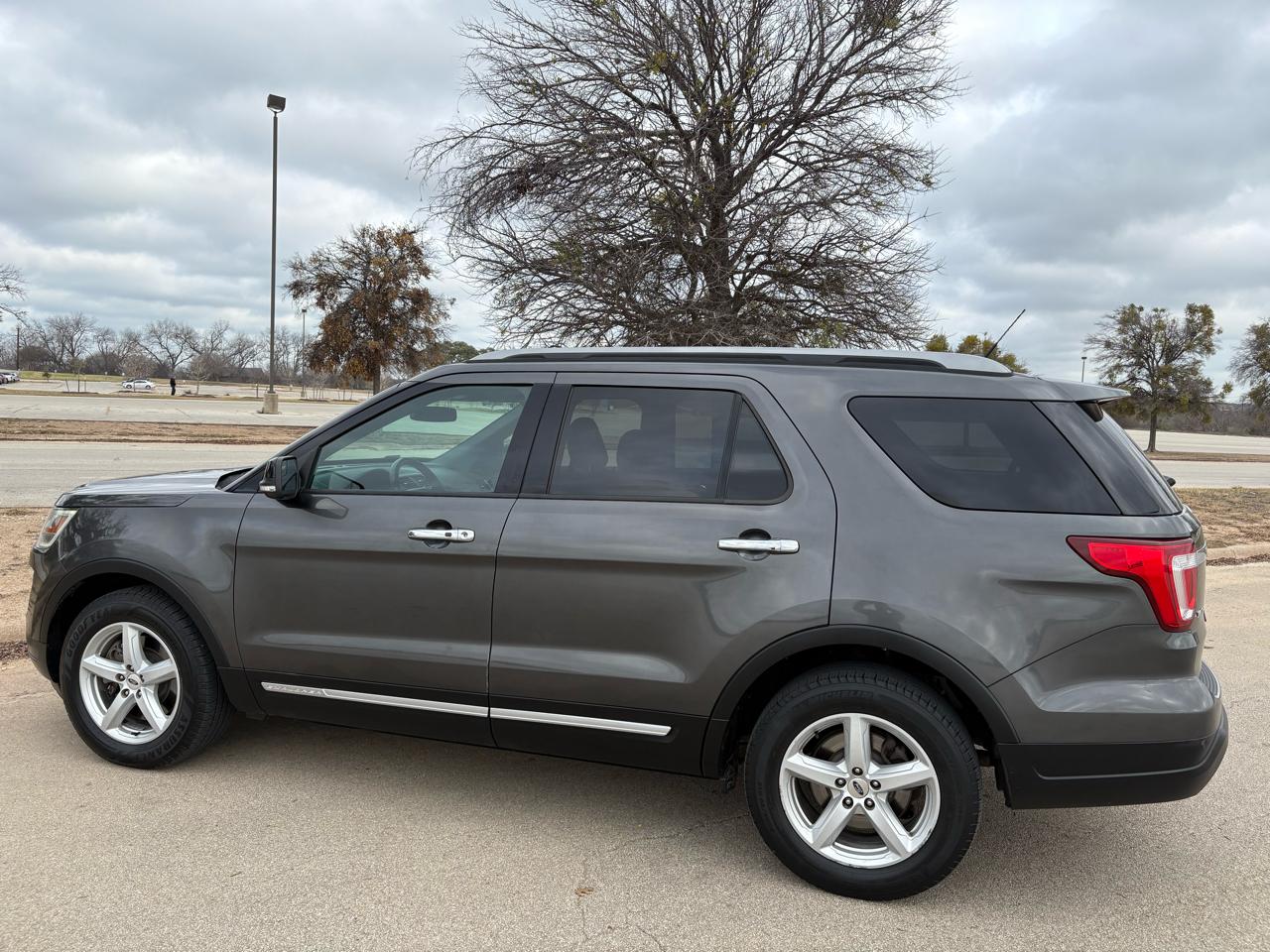 Ford Explorer XLT FWD 2018