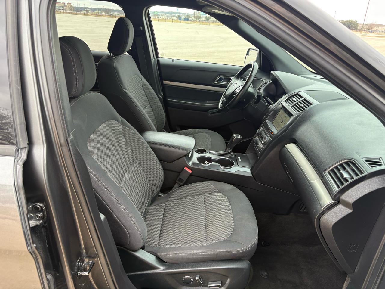 Ford Explorer XLT FWD 2018