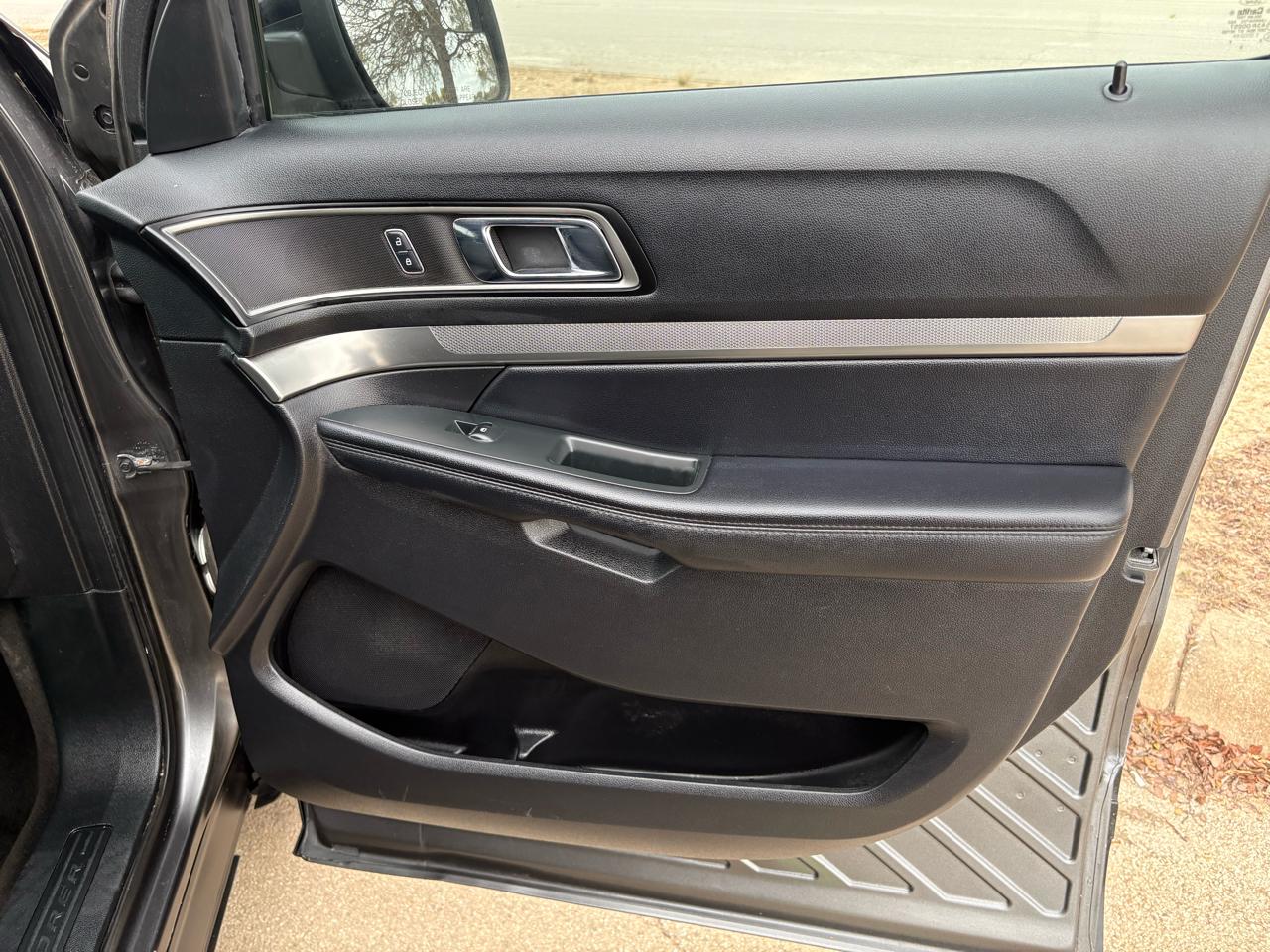 Ford Explorer XLT FWD 2018