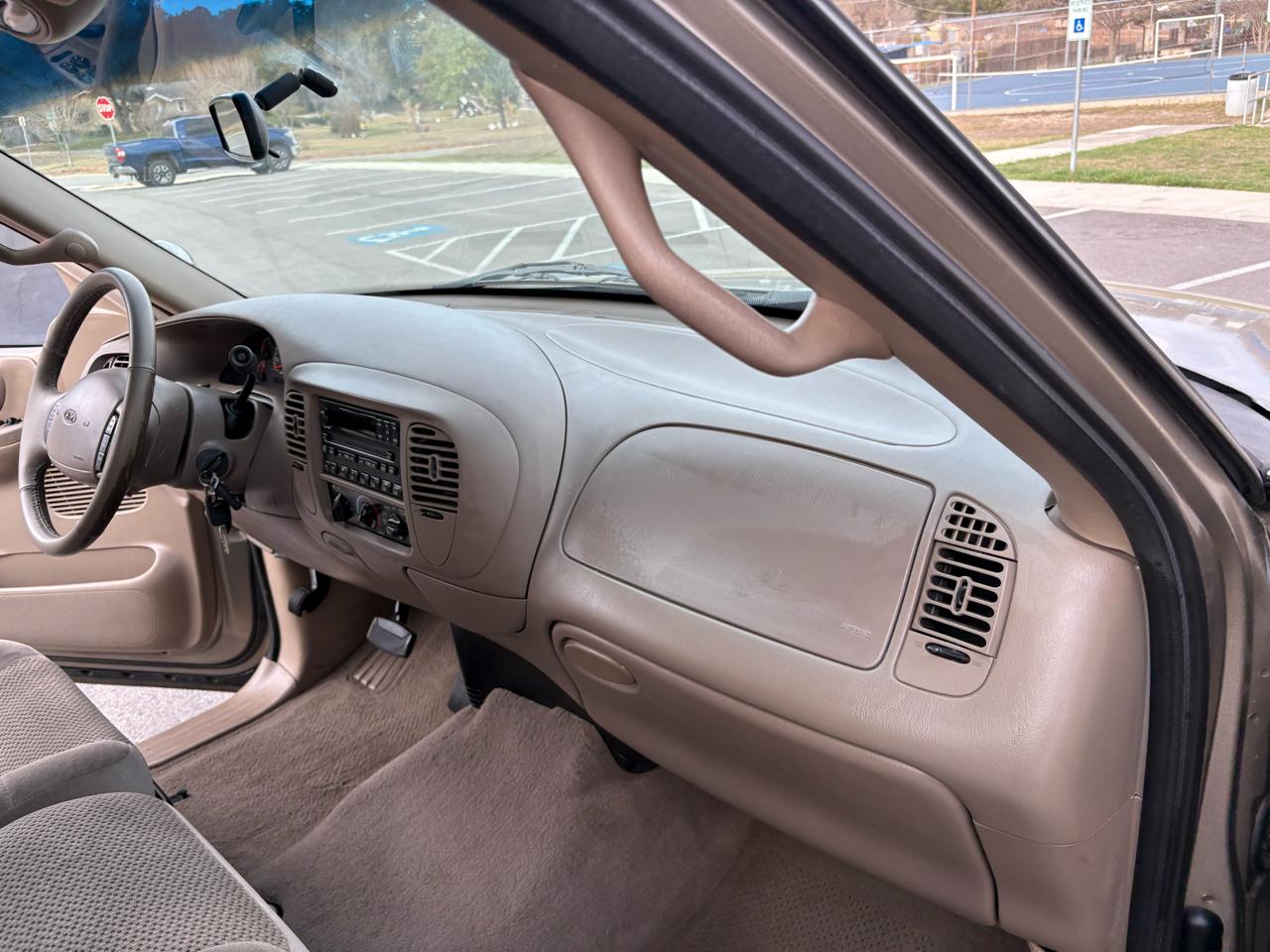 Ford F-150 SuperCrew  2001