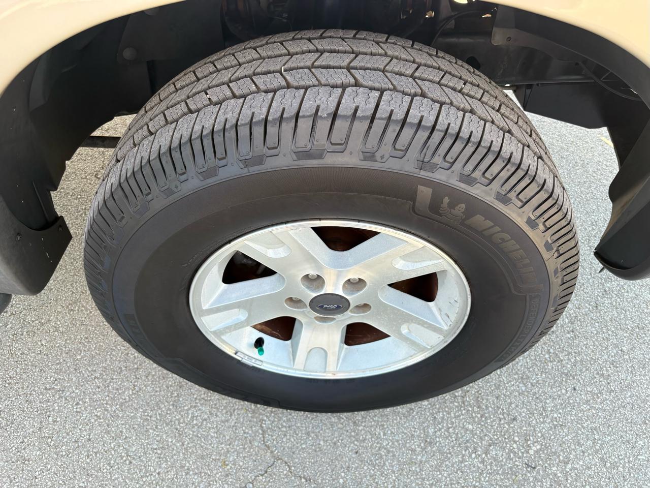 Ford Explorer Sport Trac  2005