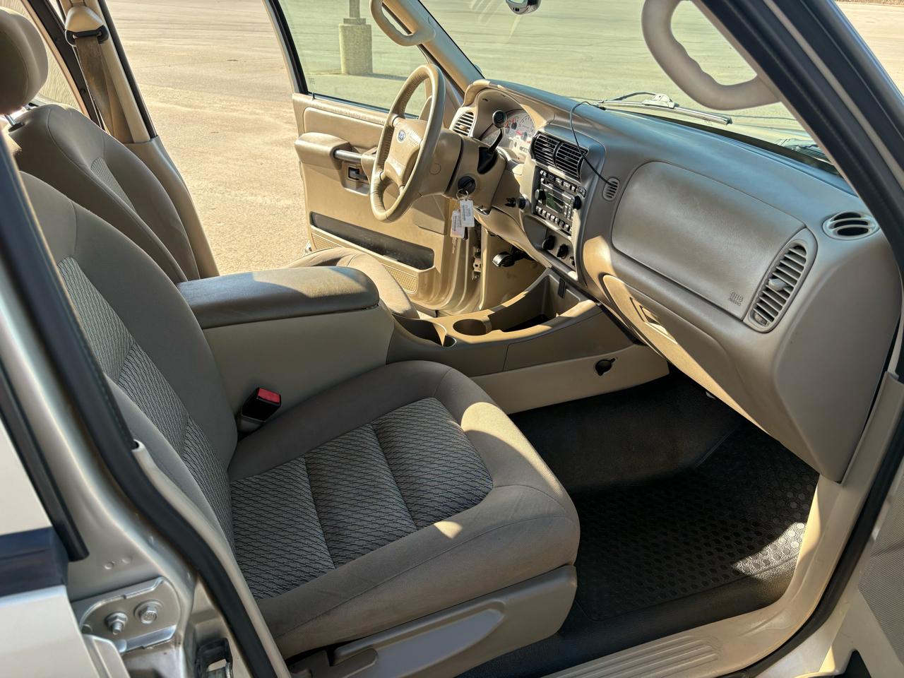 Ford Explorer Sport Trac  2005