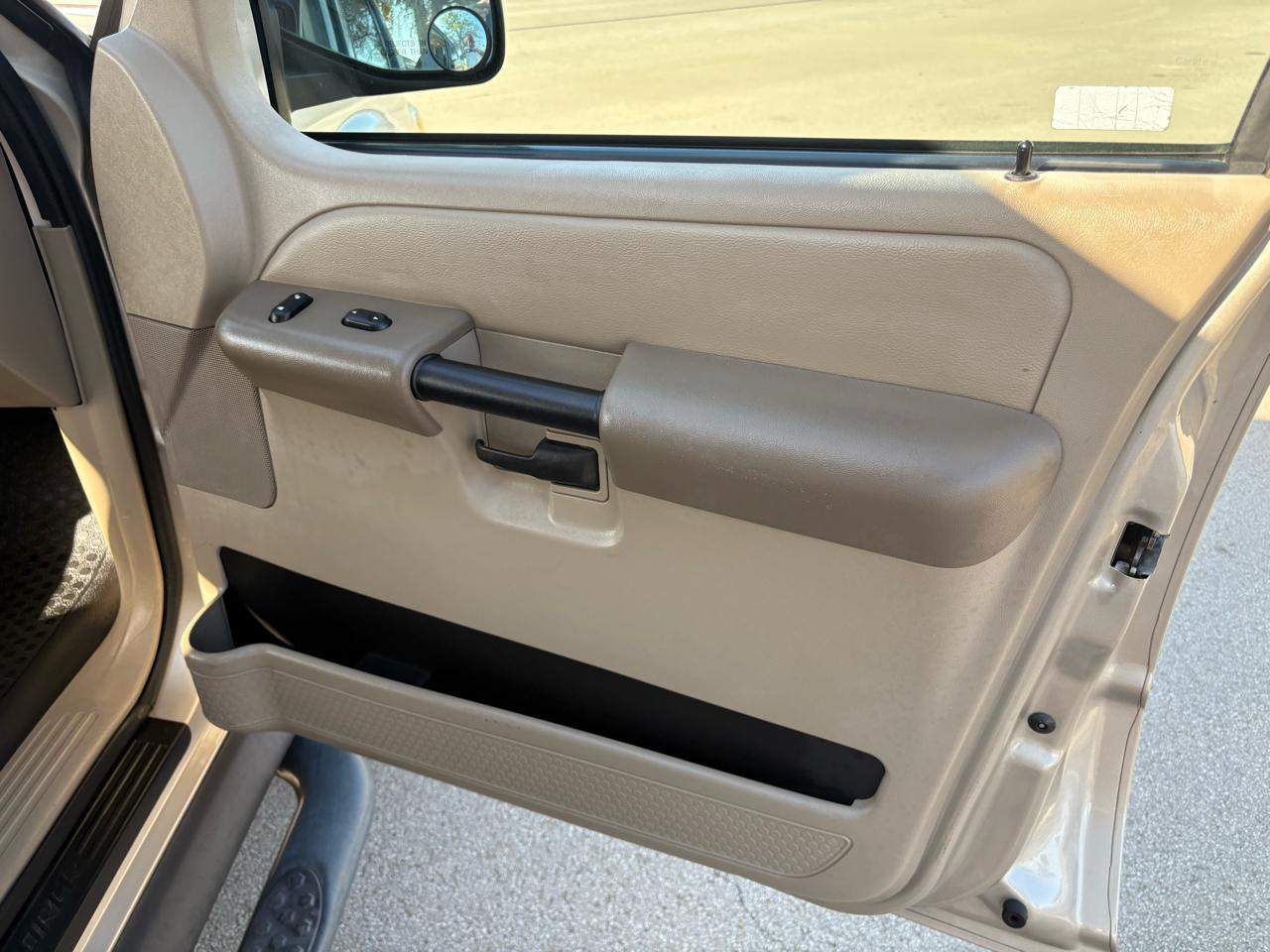 Ford Explorer Sport Trac  2005