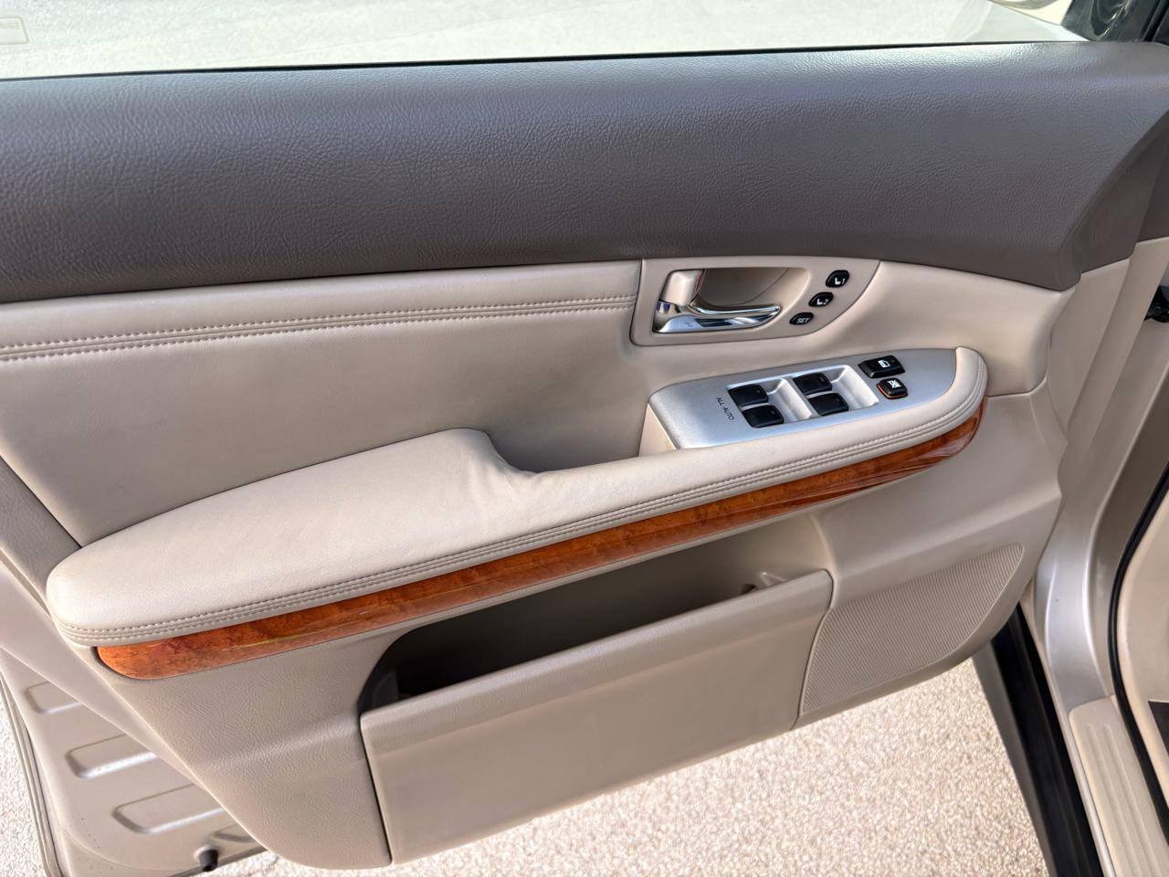 Lexus RX 330 4dr SUV AWD 2004