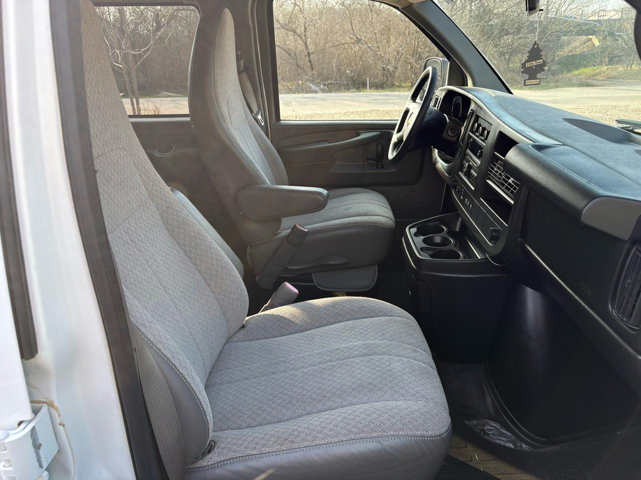 Chevrolet Express Passenger  2013