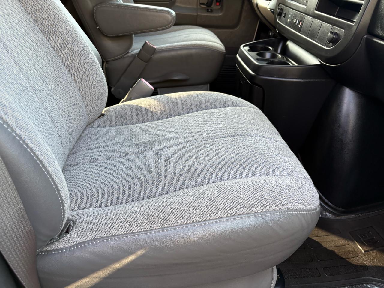 Chevrolet Express Passenger  2013