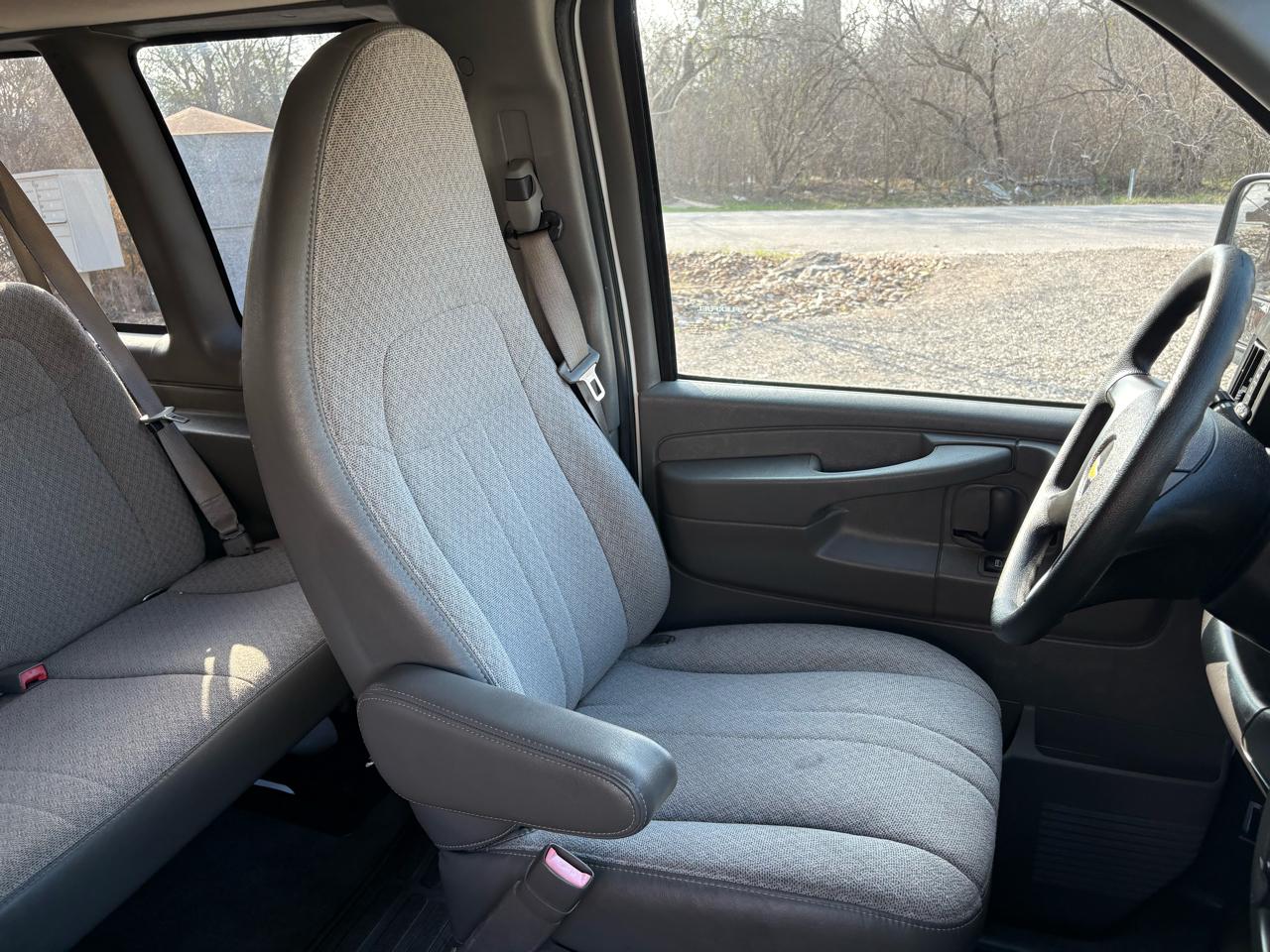 Chevrolet Express Passenger  2013