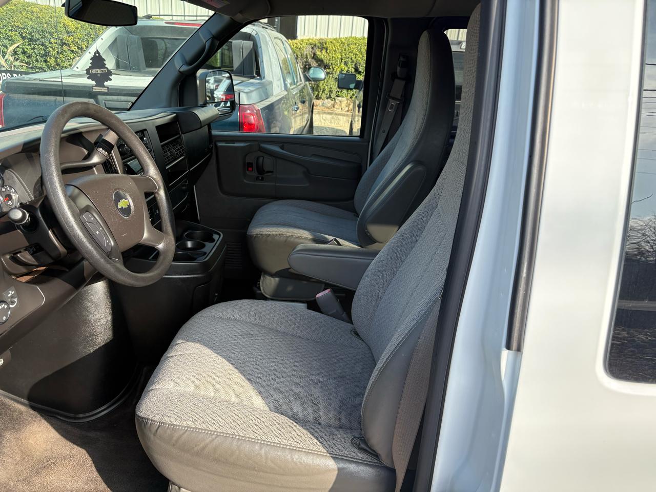 Chevrolet Express Passenger  2013