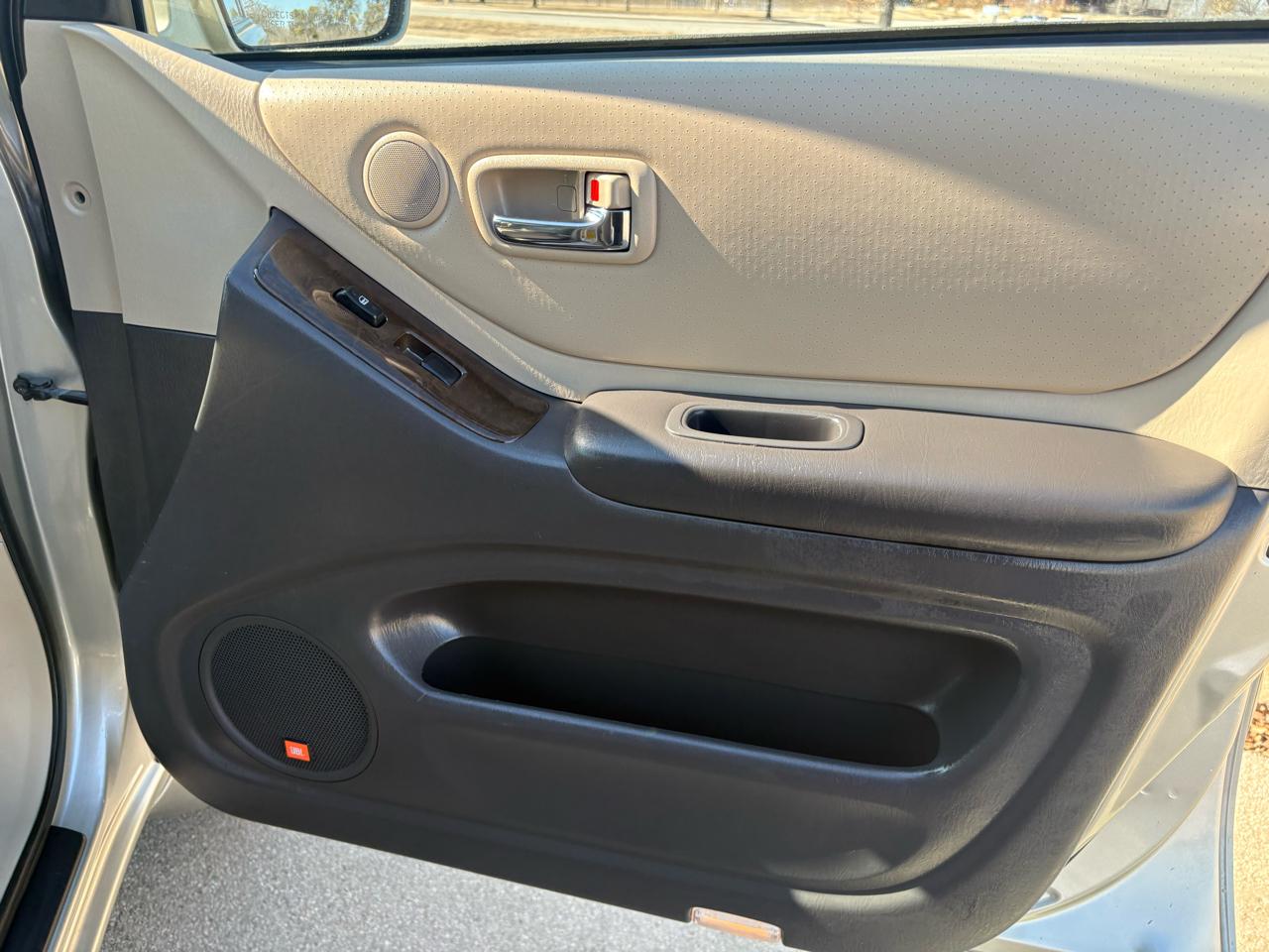 Toyota Highlander 4dr V6 4WD (Natl) 2003