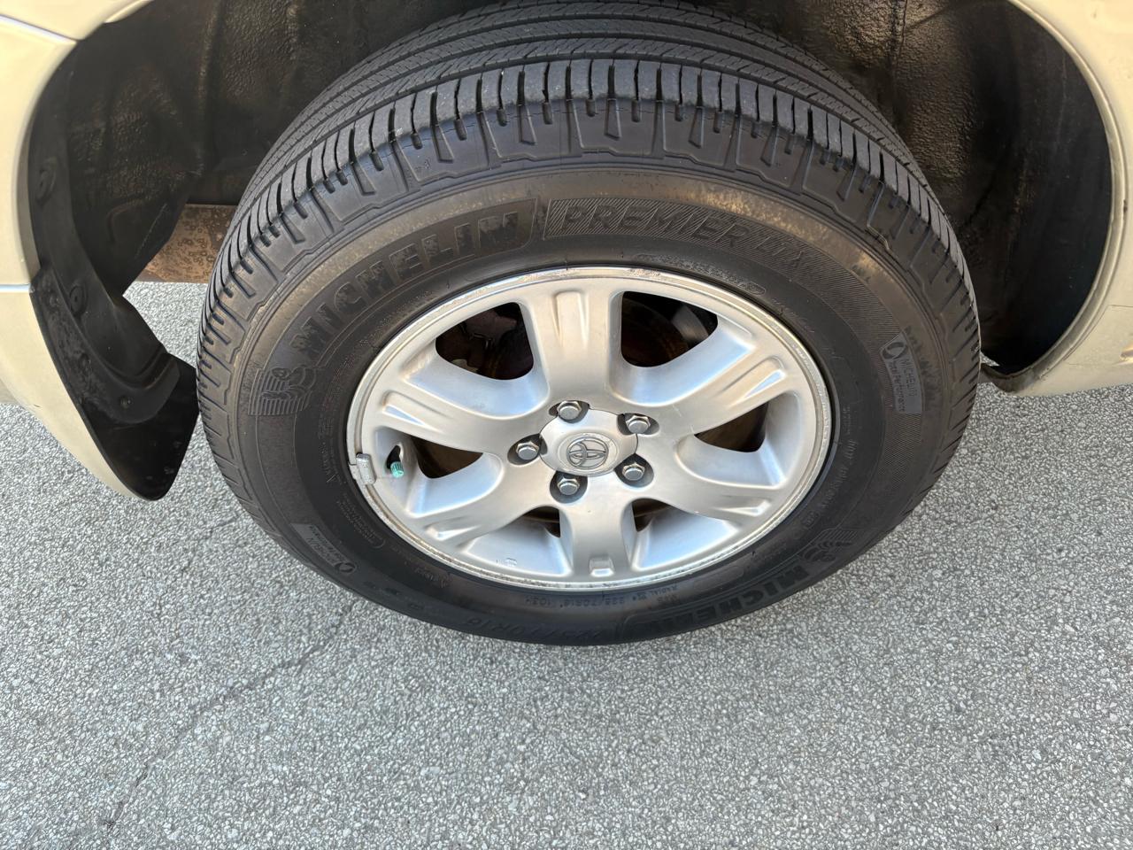 Toyota Highlander 4dr V6 4WD (Natl) 2003