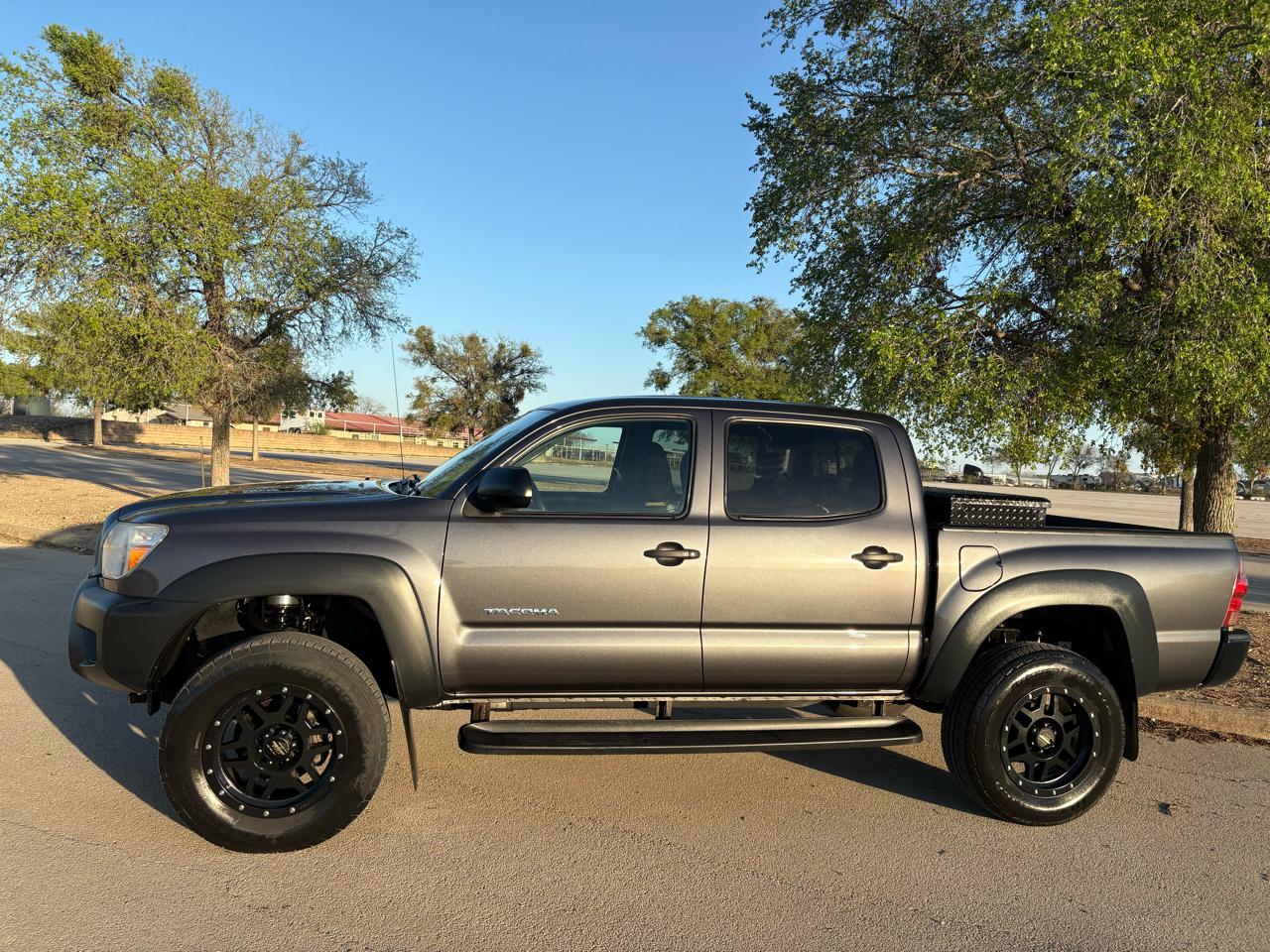 Toyota Tacoma 2WD Double Cab V6 AT PreRunner (Natl) 2013