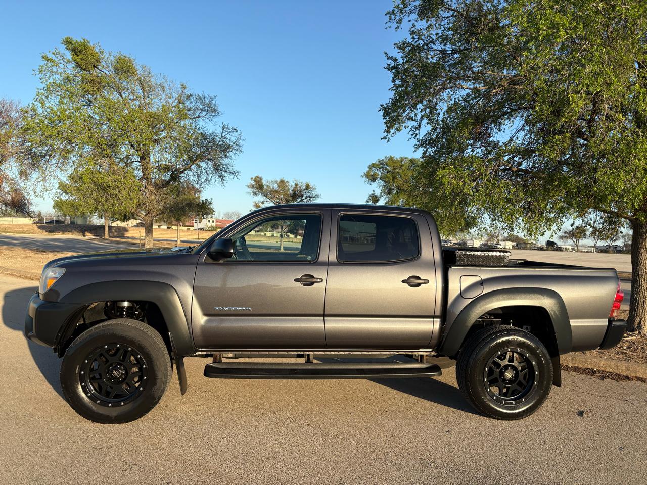 Toyota Tacoma 2WD Double Cab V6 AT PreRunner (Natl) 2013