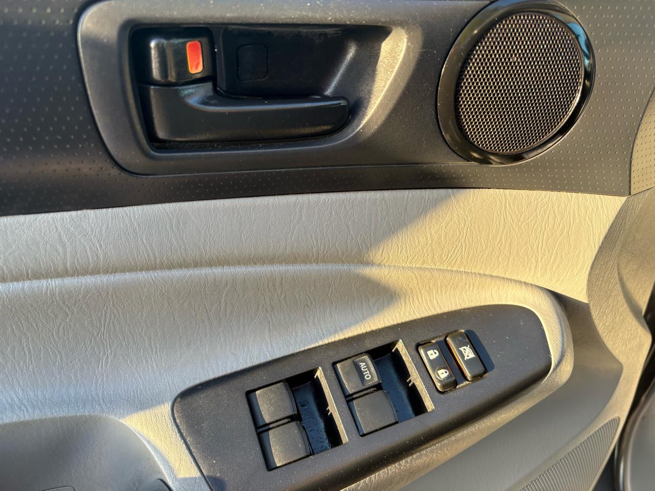 Toyota Tacoma 2WD Double Cab V6 AT PreRunner (Natl) 2013