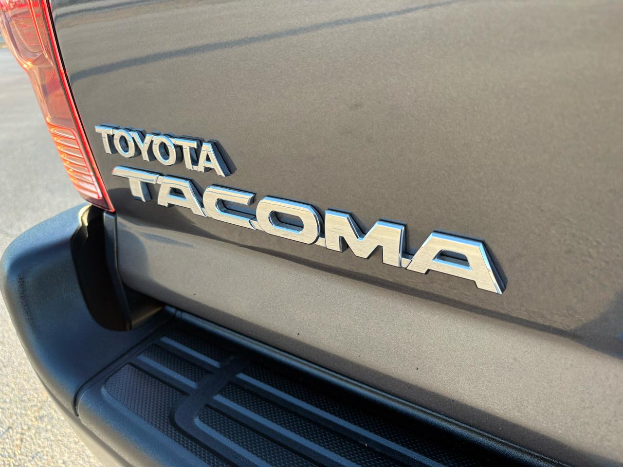 Toyota Tacoma 2WD Double Cab V6 AT PreRunner (Natl) 2013