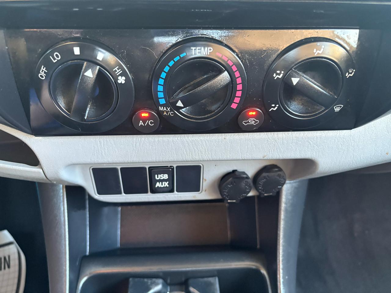 Toyota Tacoma 2WD Double Cab V6 AT PreRunner (Natl) 2013