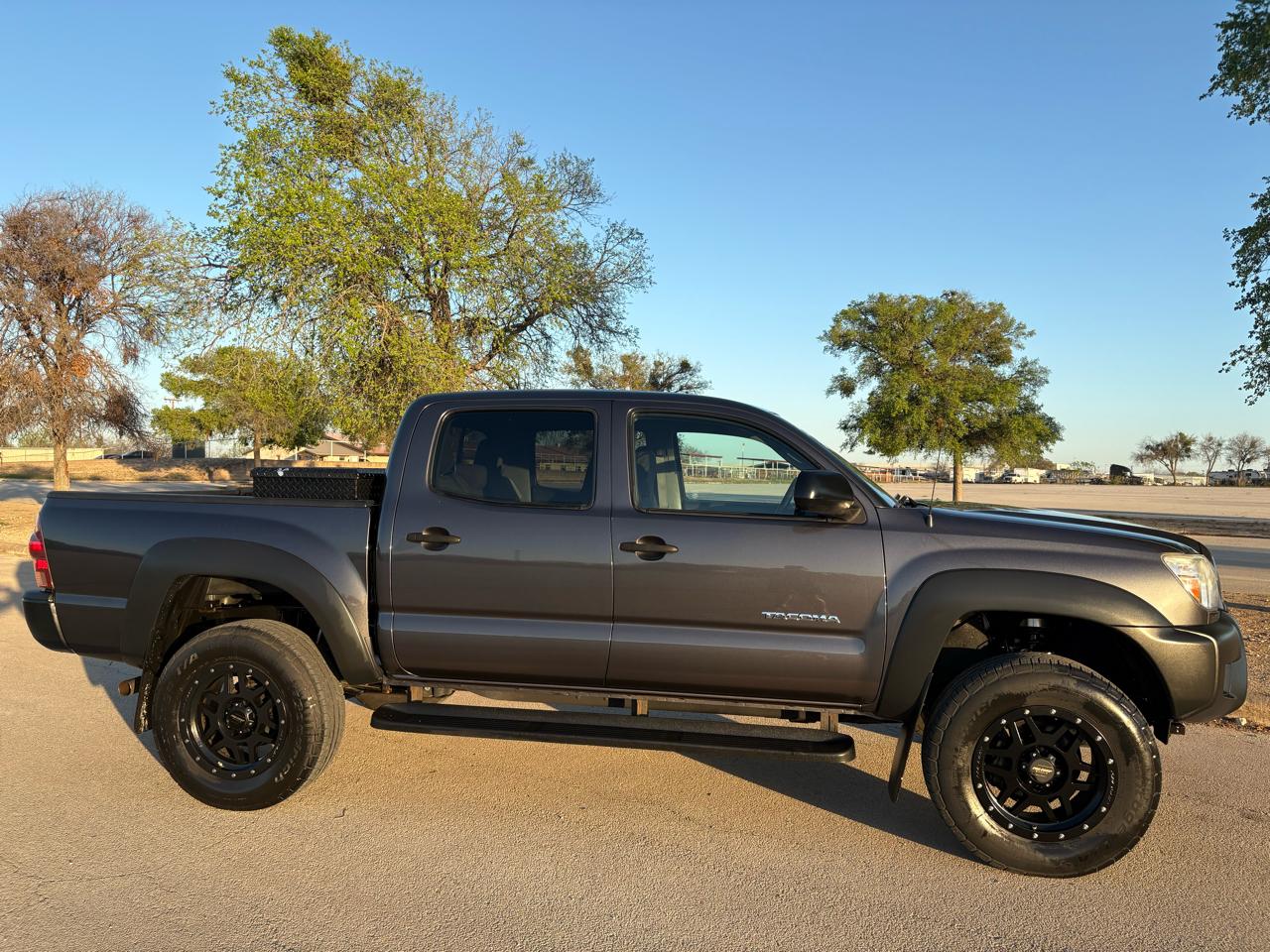Toyota Tacoma 2WD Double Cab V6 AT PreRunner (Natl) 2013