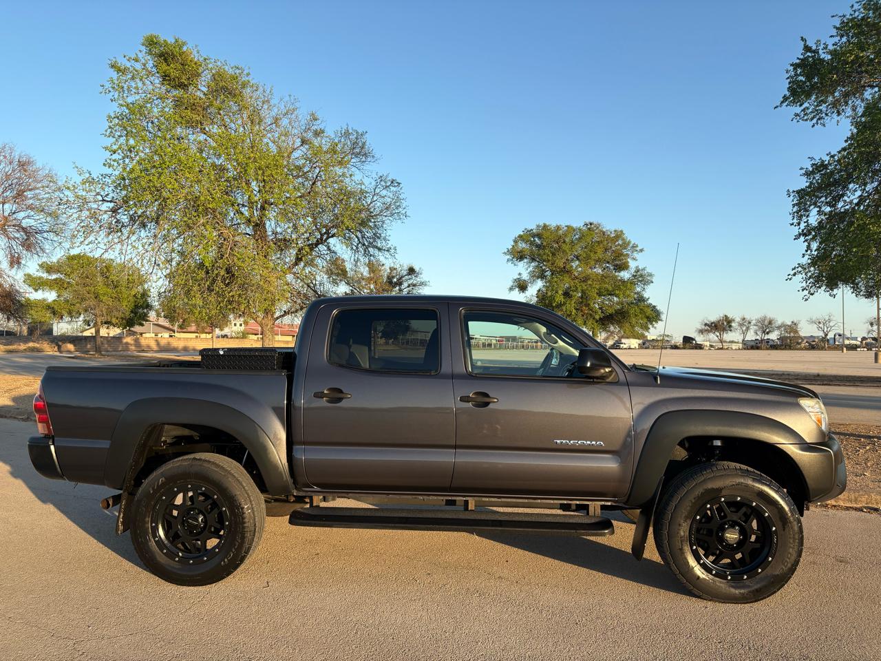 Toyota Tacoma 2WD Double Cab V6 AT PreRunner (Natl) 2013