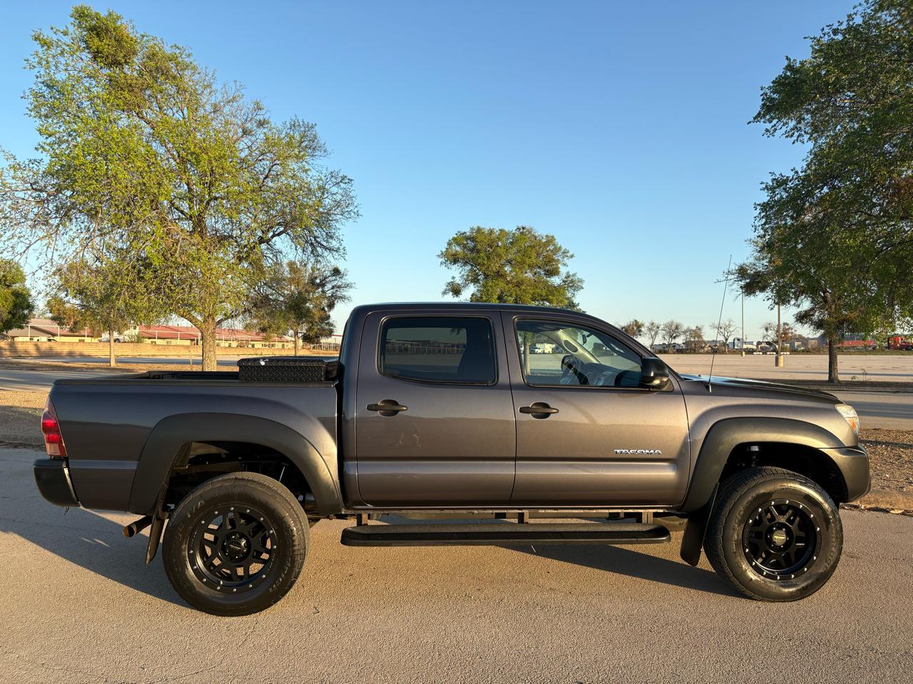 Toyota Tacoma 2WD Double Cab V6 AT PreRunner (Natl) 2013