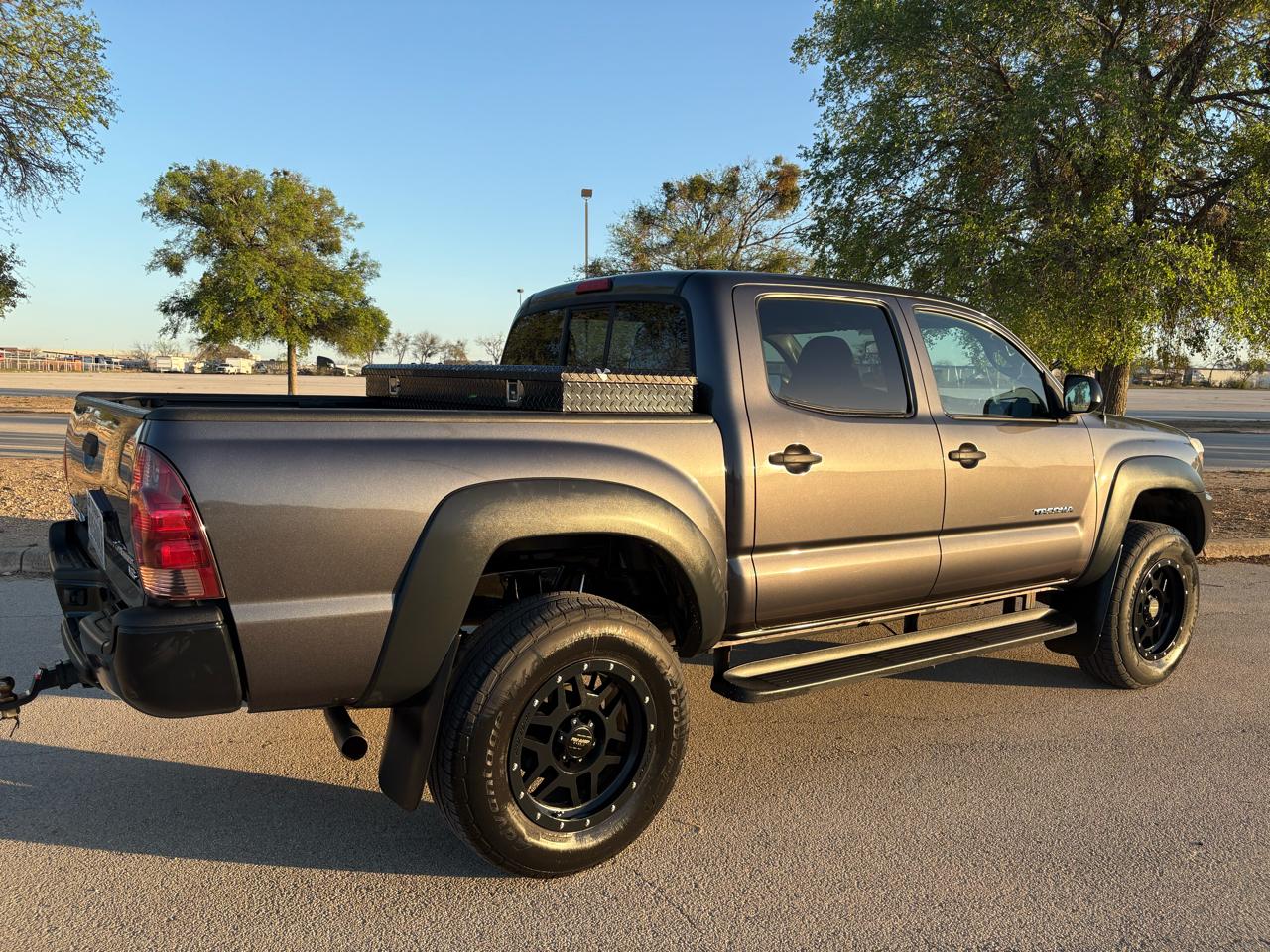 Toyota Tacoma 2WD Double Cab V6 AT PreRunner (Natl) 2013