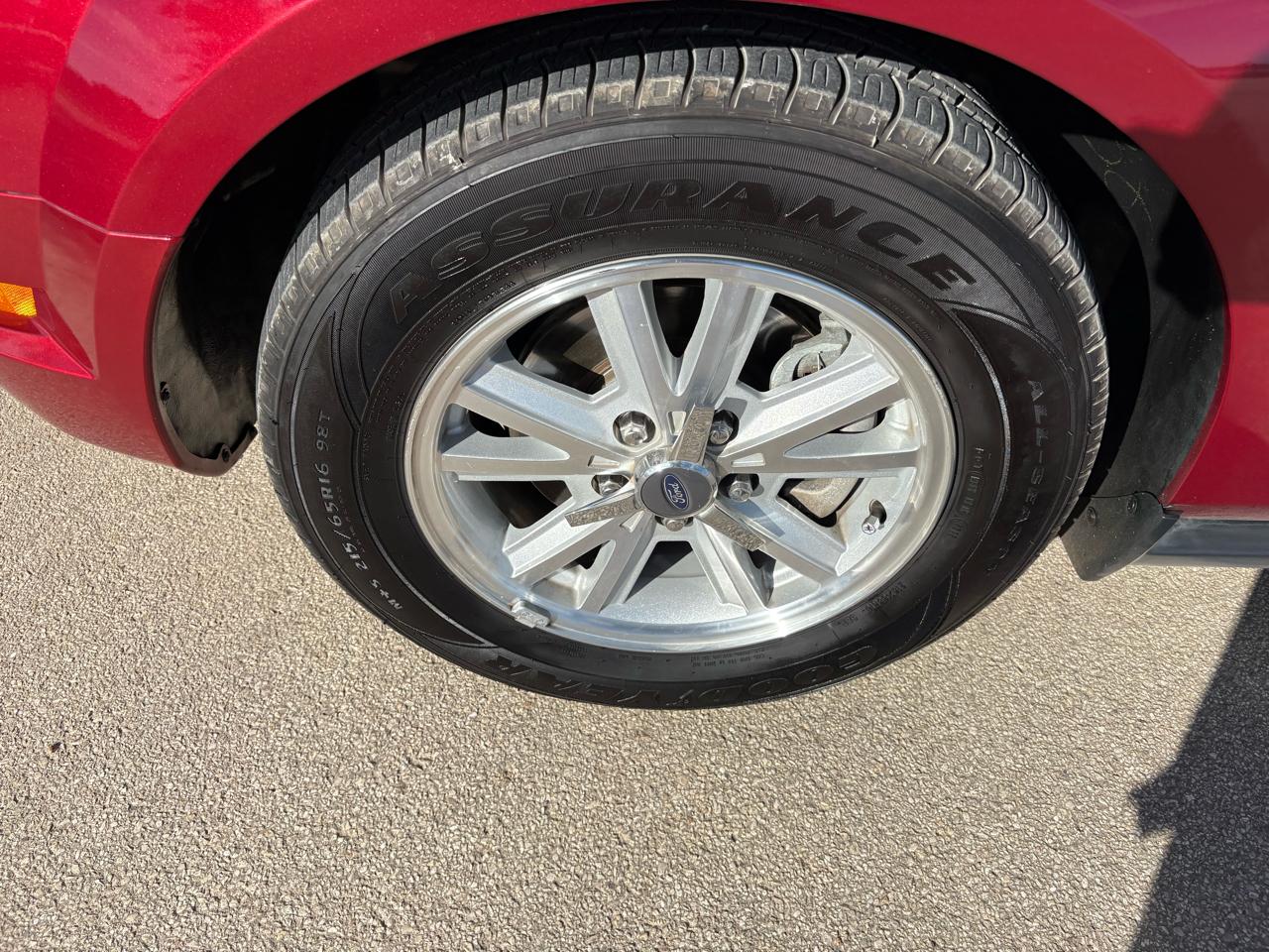 Ford Mustang 2dr Cpe Standard 2006