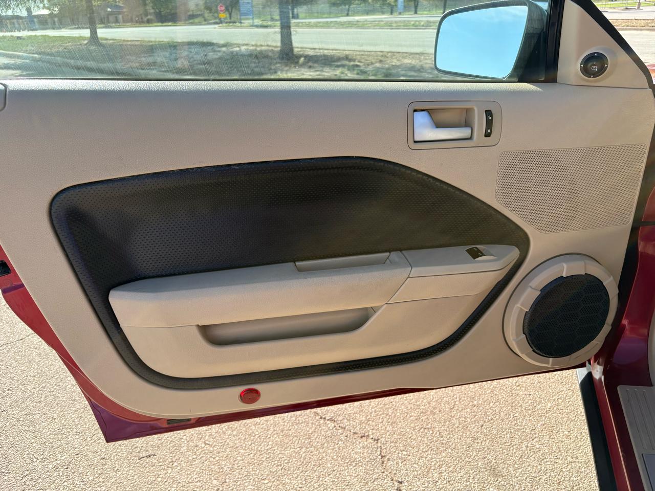 Ford Mustang 2dr Cpe Standard 2006