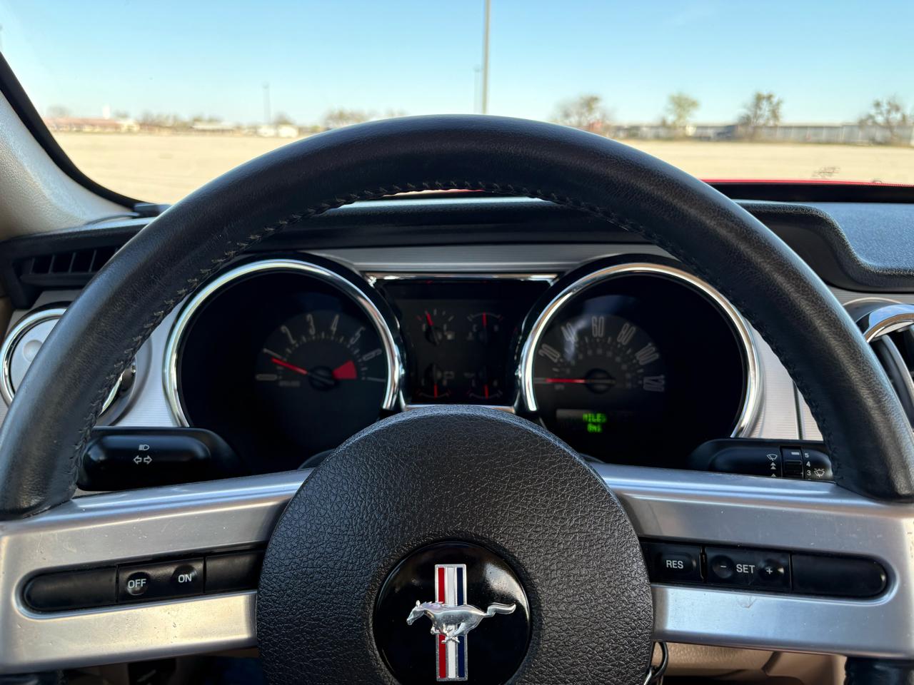 Ford Mustang 2dr Cpe Standard 2006