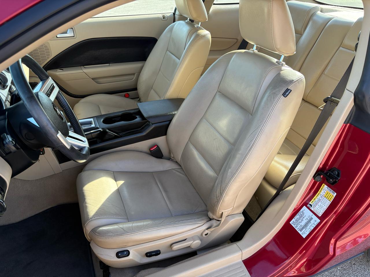 Ford Mustang 2dr Cpe Standard 2006