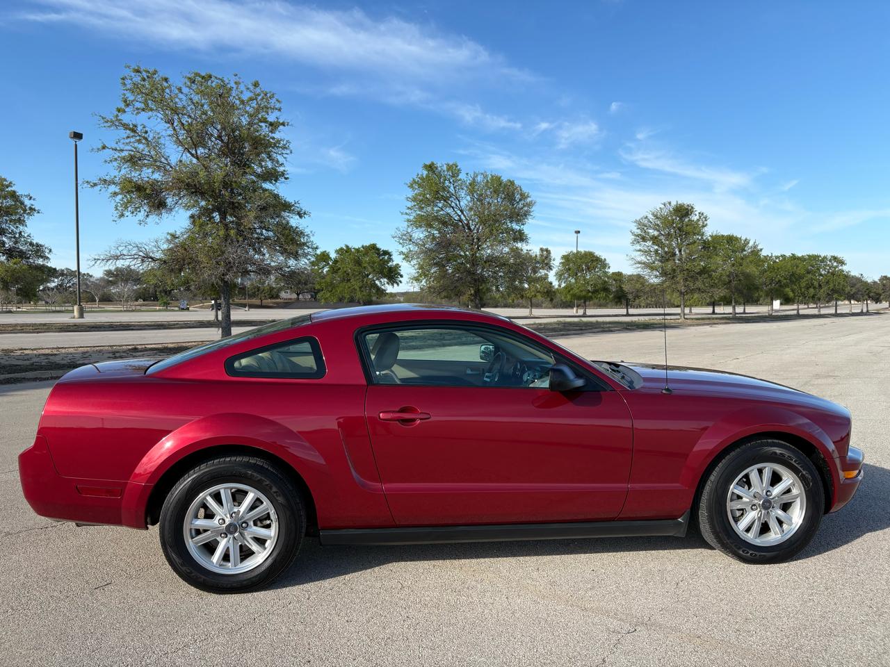 Ford Mustang 2dr Cpe Standard 2006