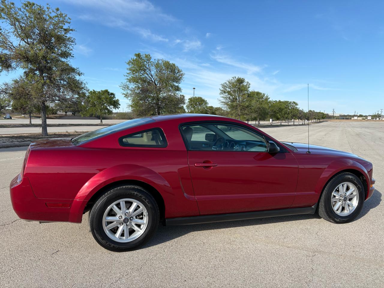 Ford Mustang 2dr Cpe Standard 2006