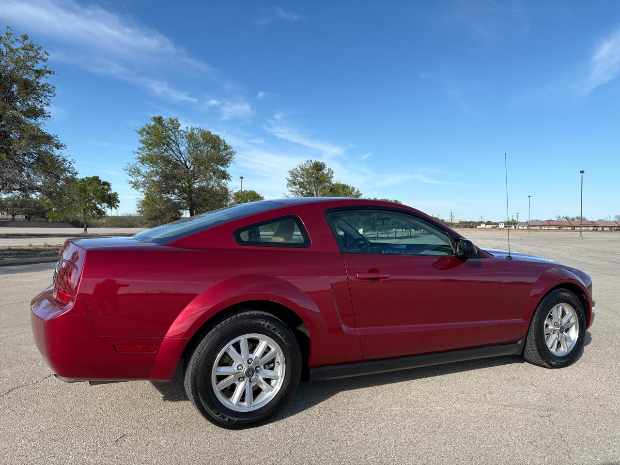 Ford Mustang 2dr Cpe Standard 2006