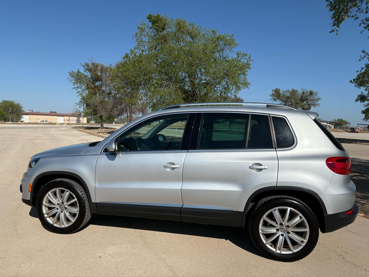 Volkswagen Tiguan  2013