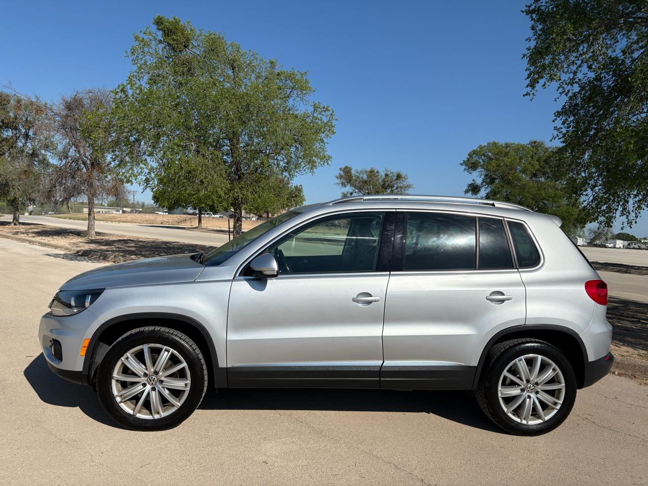 Volkswagen Tiguan  2013