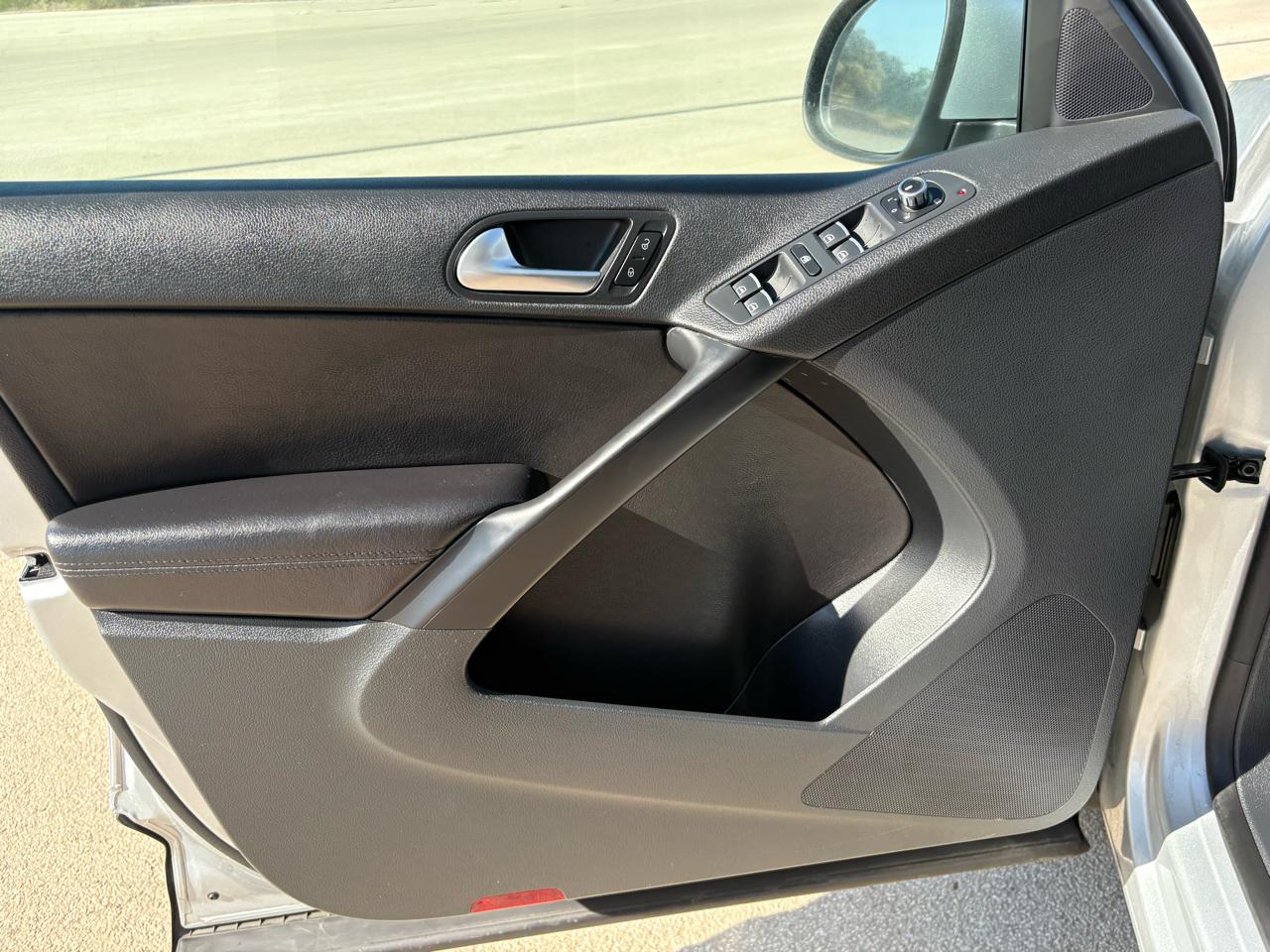 Volkswagen Tiguan  2013