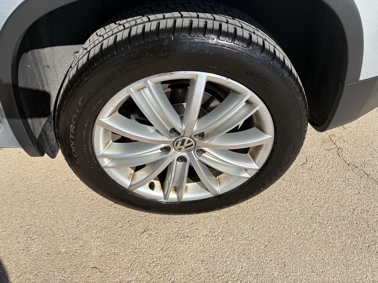 Volkswagen Tiguan  2013