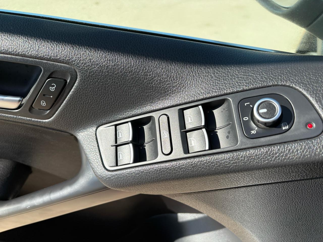 Volkswagen Tiguan  2013