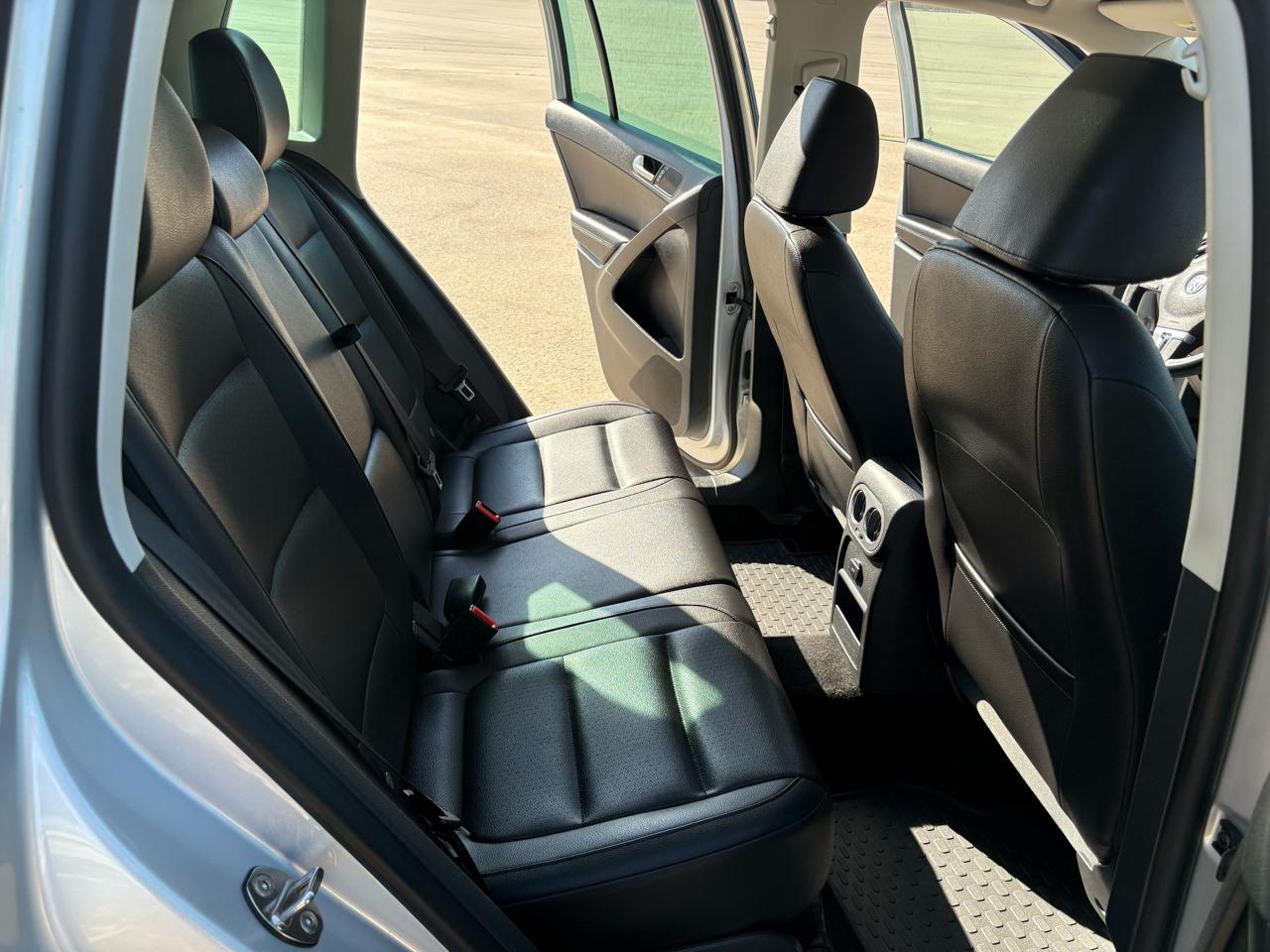 Volkswagen Tiguan  2013