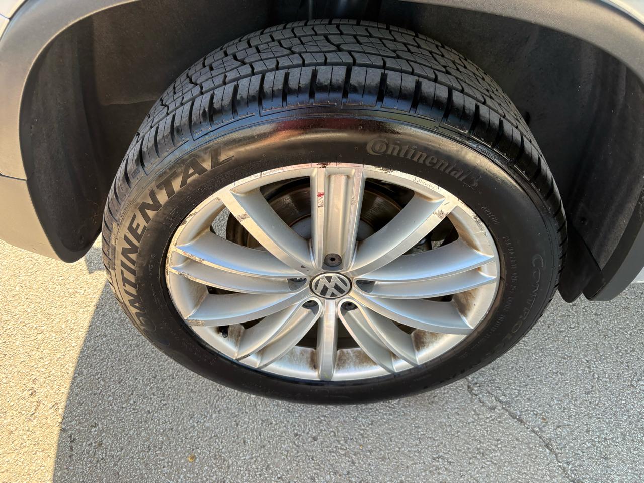 Volkswagen Tiguan  2013