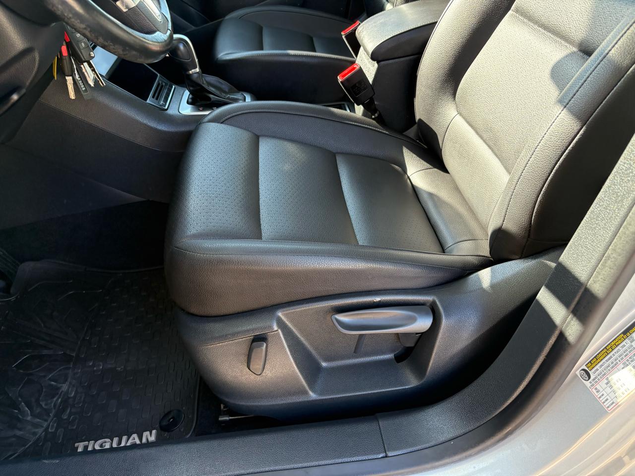 Volkswagen Tiguan  2013