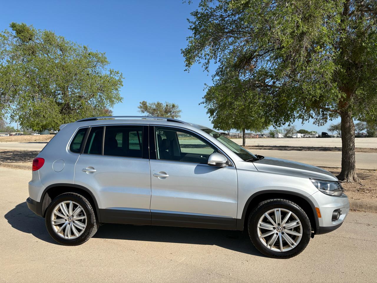 Volkswagen Tiguan  2013