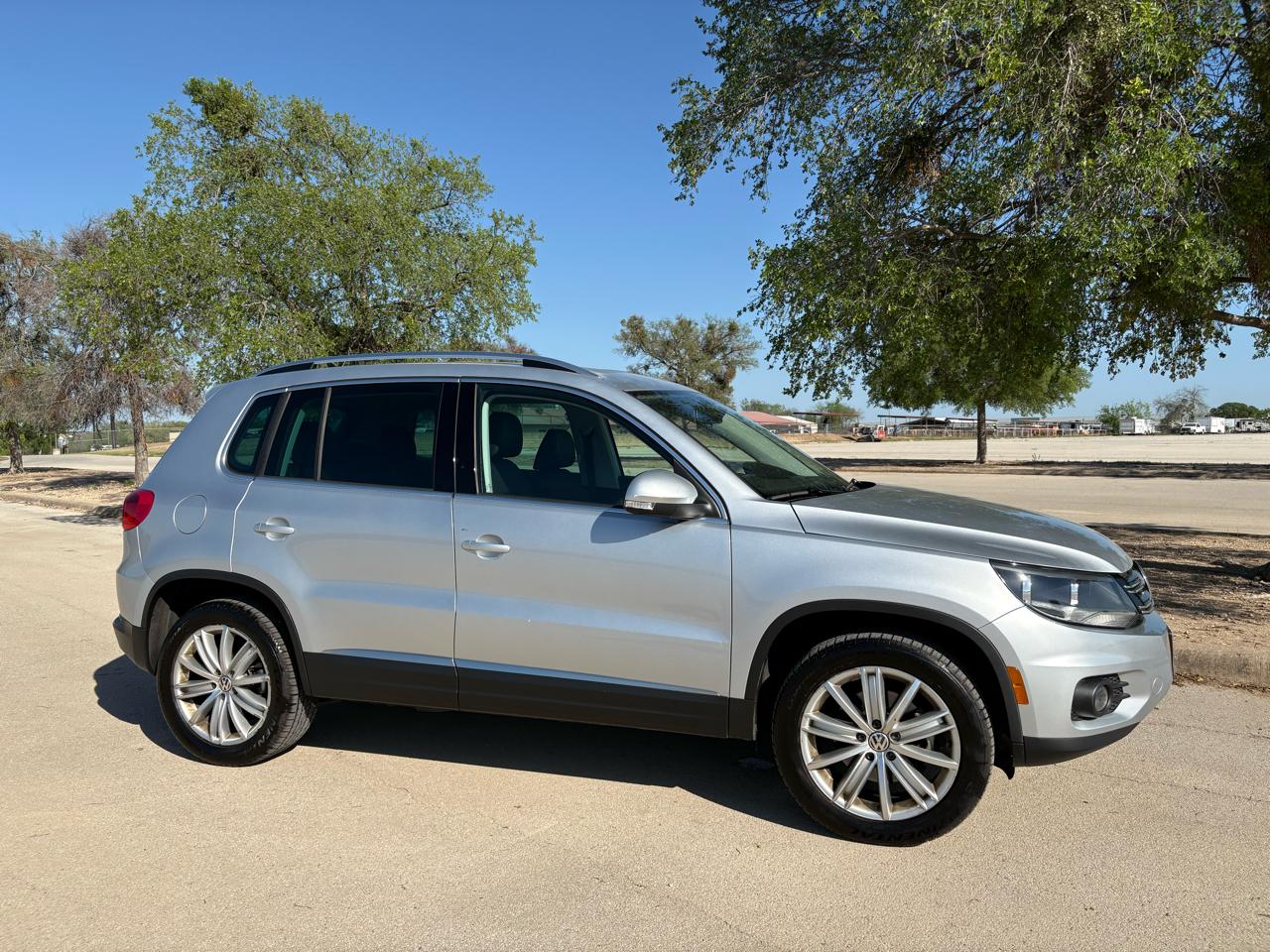 Volkswagen Tiguan  2013