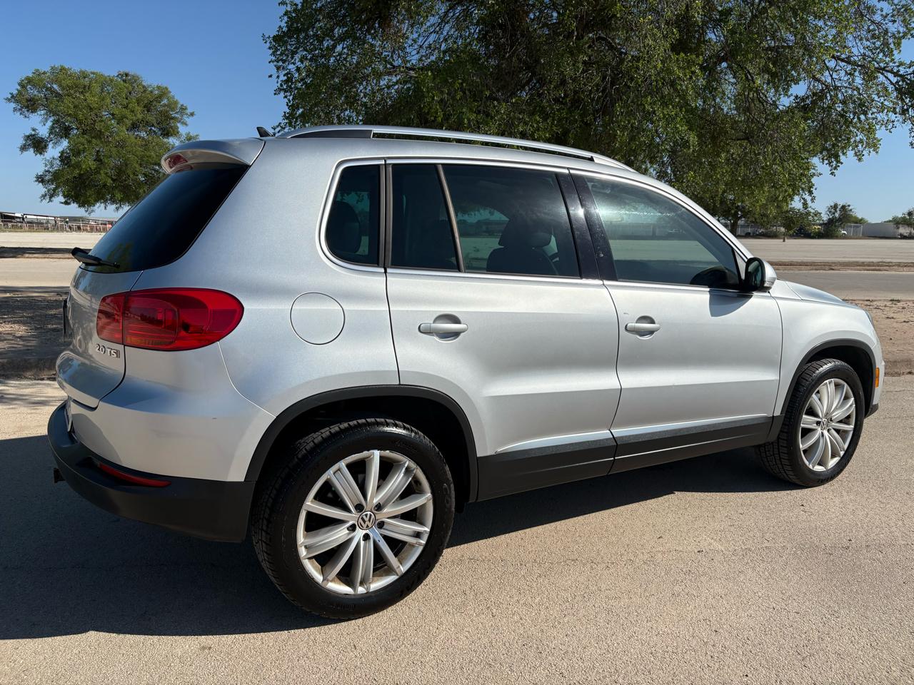 Volkswagen Tiguan  2013