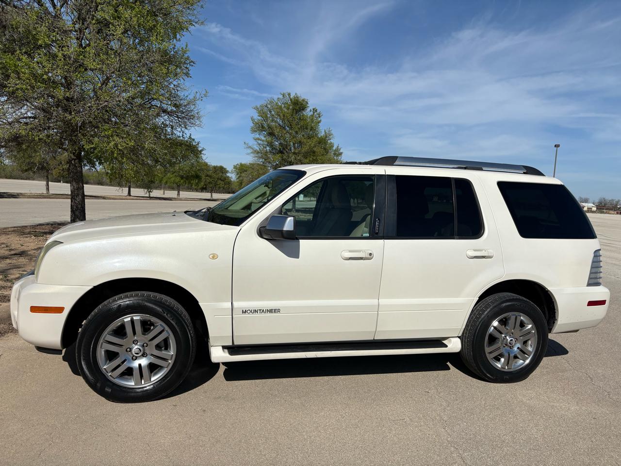 Mercury Mountaineer RWD 4dr V6 Premier 2009