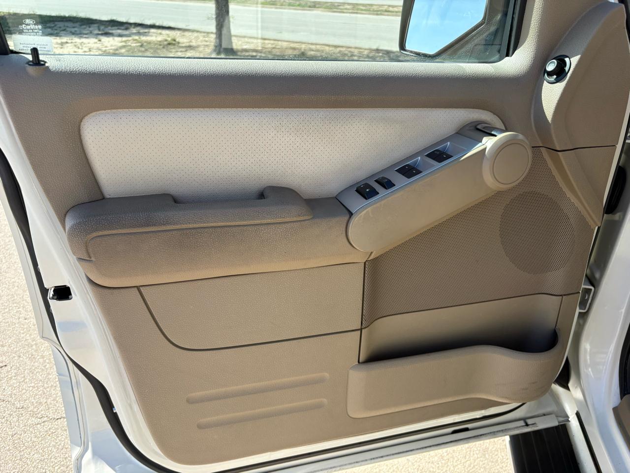 Mercury Mountaineer RWD 4dr V6 Premier 2009