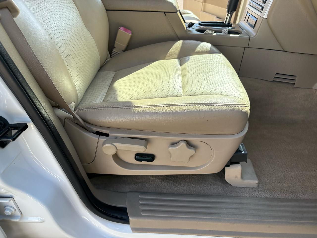 Mercury Mountaineer RWD 4dr V6 Premier 2009